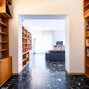 Riverview Luxury Flat Appartamento